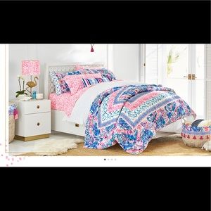 Pottery Barn Lilly Pulitzer quilt and euro shams